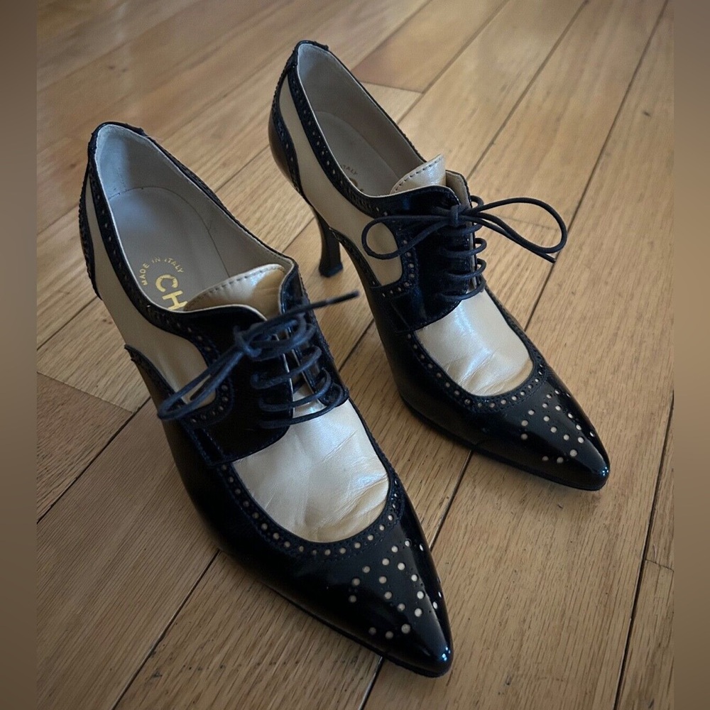 Vintage CHANEL Two-Toned Beige and Patent Black Leather Lace Up Heels, EU 37